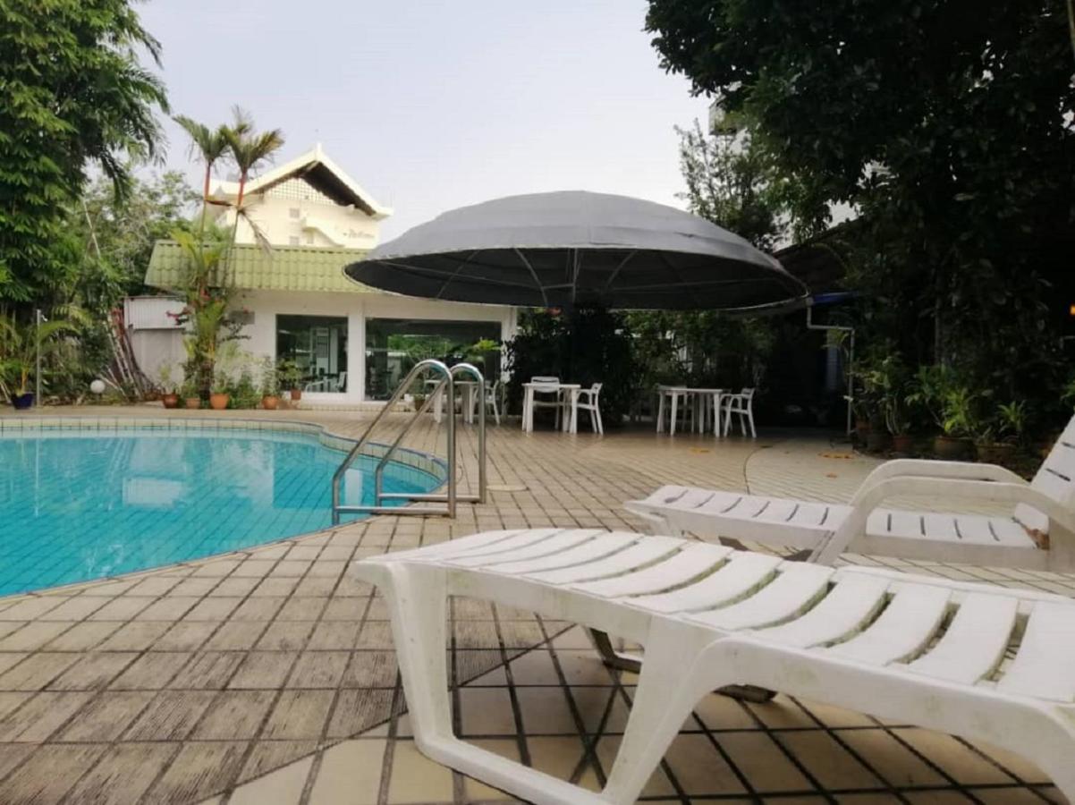 Terrace Hotel Bandar Seri Begawan Bagian luar foto